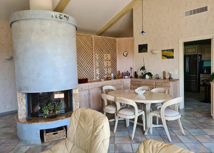 La Grande Piscine Villa *