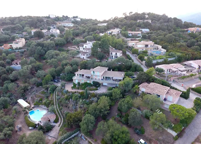 La Grande Piscine Villa